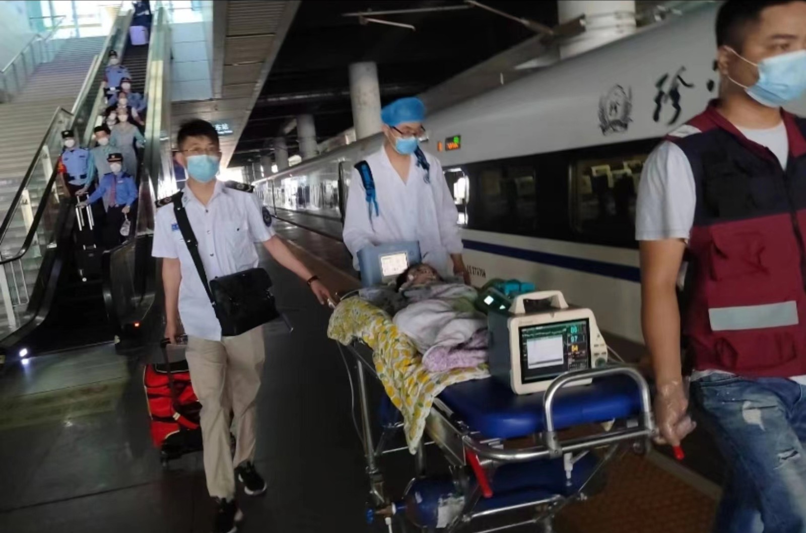 萨迦县高铁转运公司